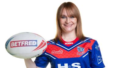 Jo Tyson re-signs for Hornets Women for 2026