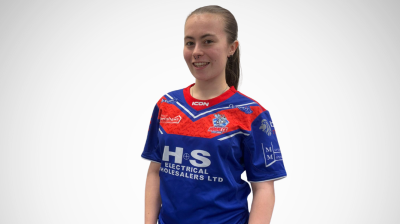 Izzie Critchley re-signs for Hornets Women for 2026